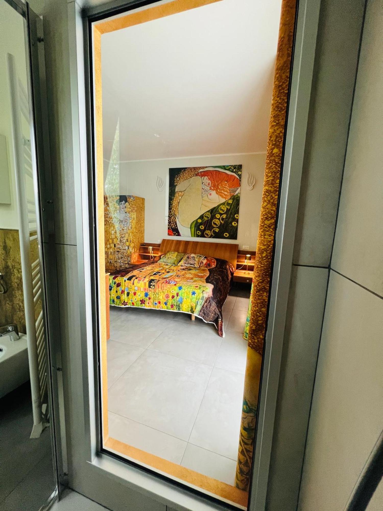 B&B Rifugio Degli Artisti - Themed Rooms Monzambano Esterno foto