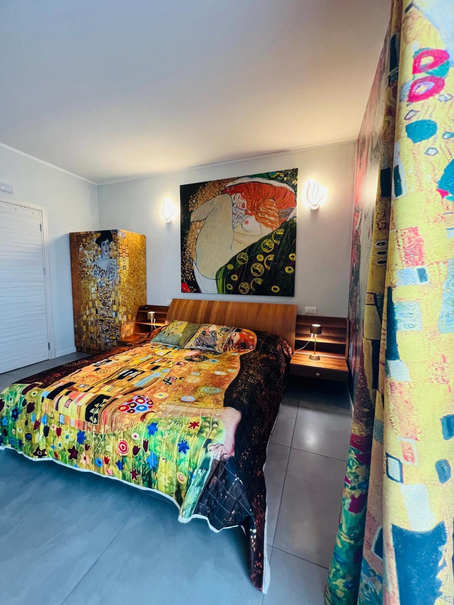 B&B Rifugio Degli Artisti - Themed Rooms Monzambano Esterno foto